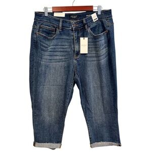 Judy Blue NWT Mid Rise Skinny Fit Capri Size 18W
